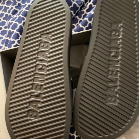 Balenciaga Slides - never worn.   In original box with dust covers. - Picture 7 of 8